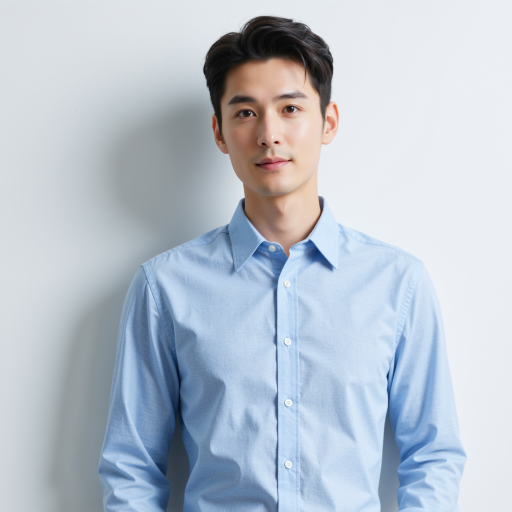 测试经理头像，三十五岁左右男性，穿蓝色衬衫，背景为浅黄色，专业表情